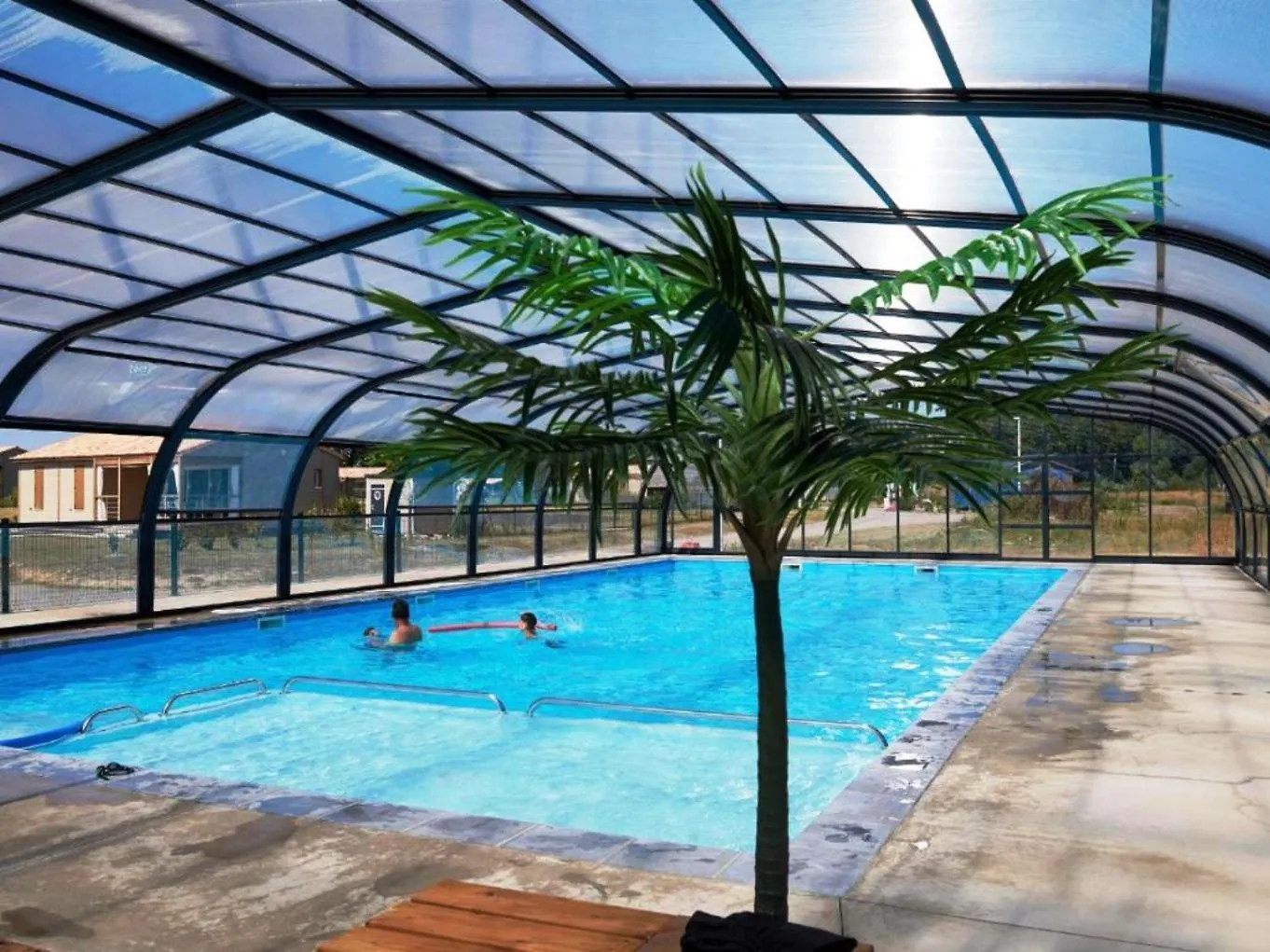 Chalet 3 Chambres Dans Un Domaine Prive Avec Piscine Chauffee Et City Park Marzan 0*,  France