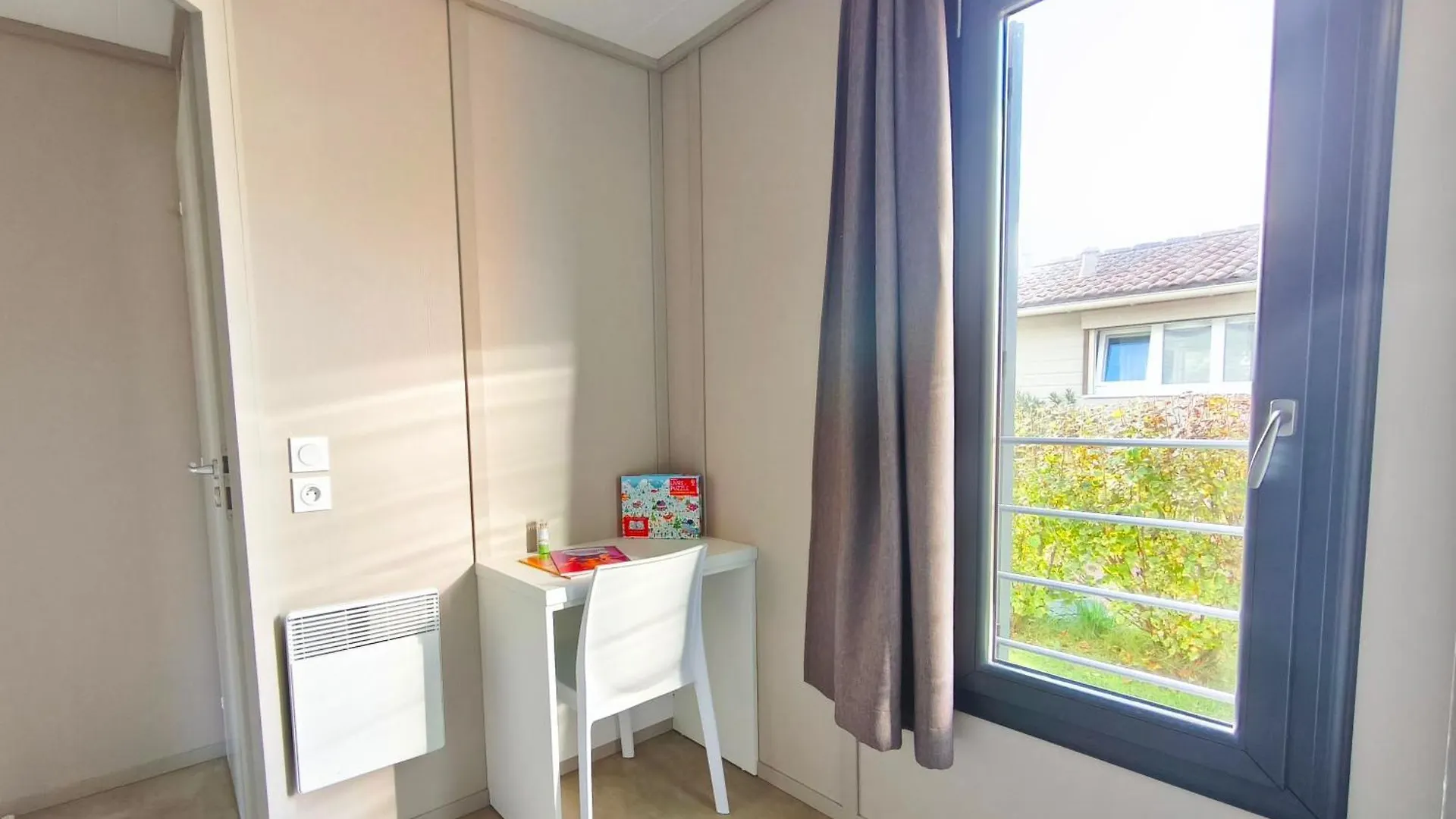 Chalet 3 Chambres Dans Un Domaine Prive Avec Piscine Chauffee Et City Park Marzan