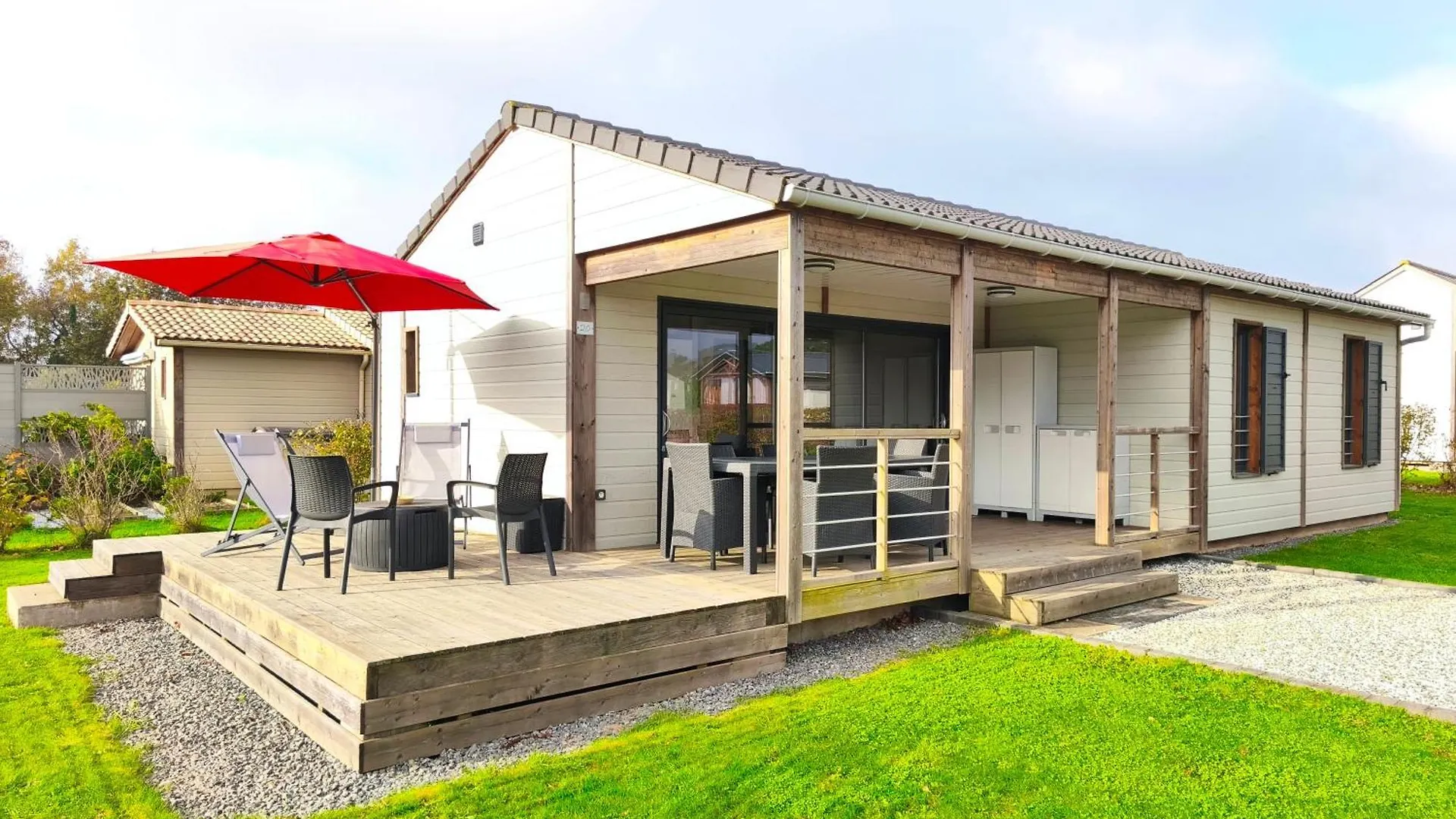 Chalet 3 Chambres Dans Un Domaine Prive Avec Piscine Chauffee Et City Park Marzan