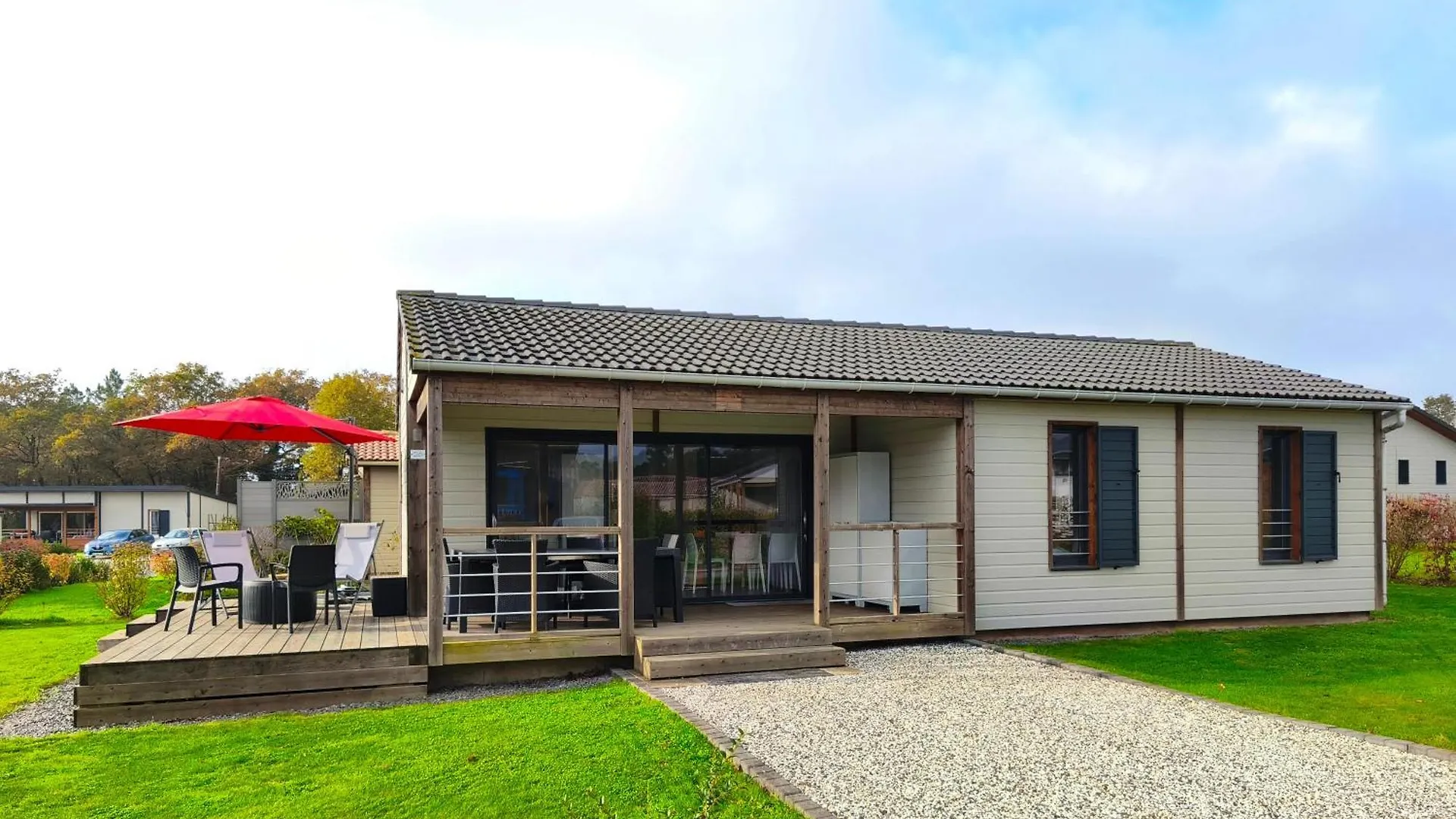 Chalet 3 Chambres Dans Un Domaine Prive Avec Piscine Chauffee Et City Park Marzan