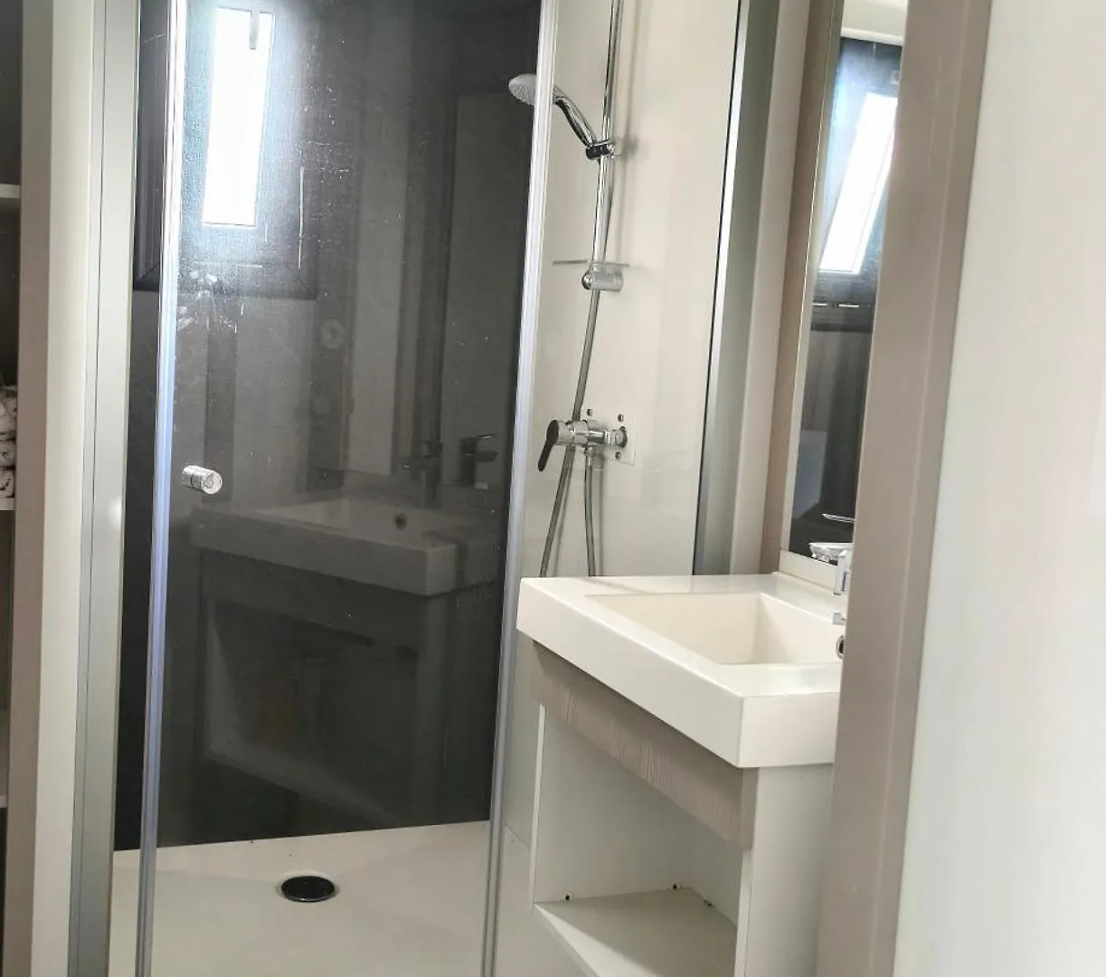Chalet 3 Chambres Dans Un Domaine Prive Avec Piscine Chauffee Et City Park Marzan